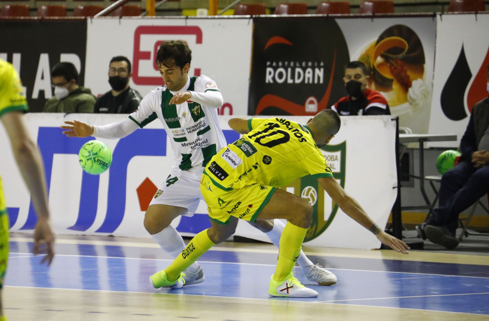 La derrota del Córdoba Futsal ante el Jaén Paraíso Interior, en imágenes