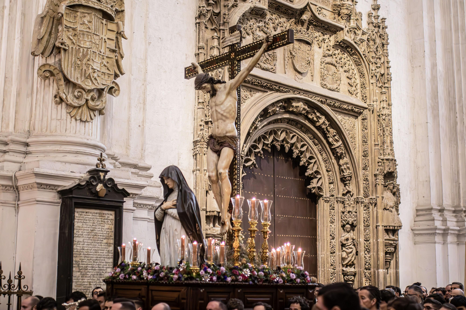 Fotogalería | El vía crucis de las cofradías de Granada en imágenes