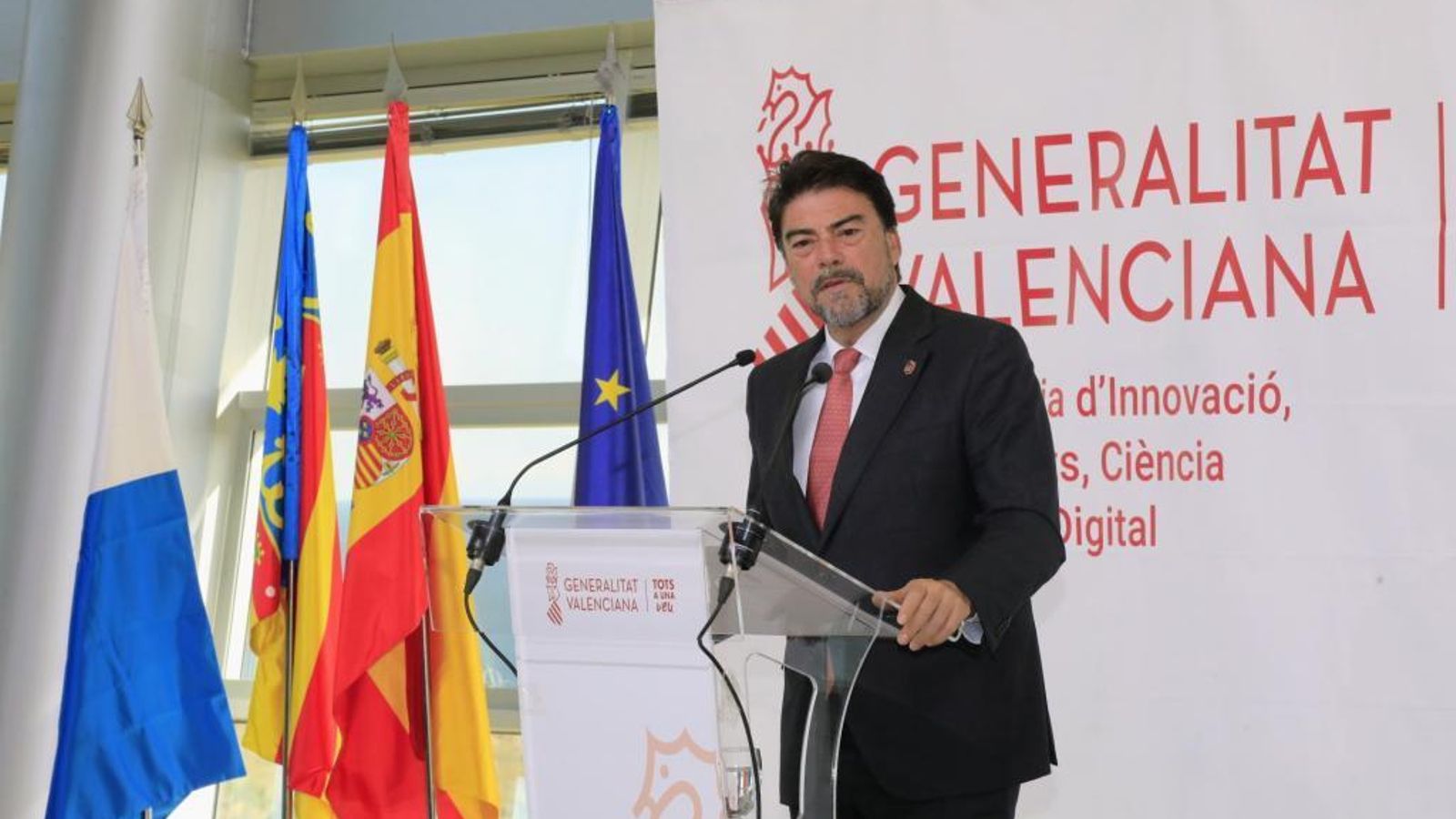 Barcala, alcalde de Alicante, presenta la candidatura.