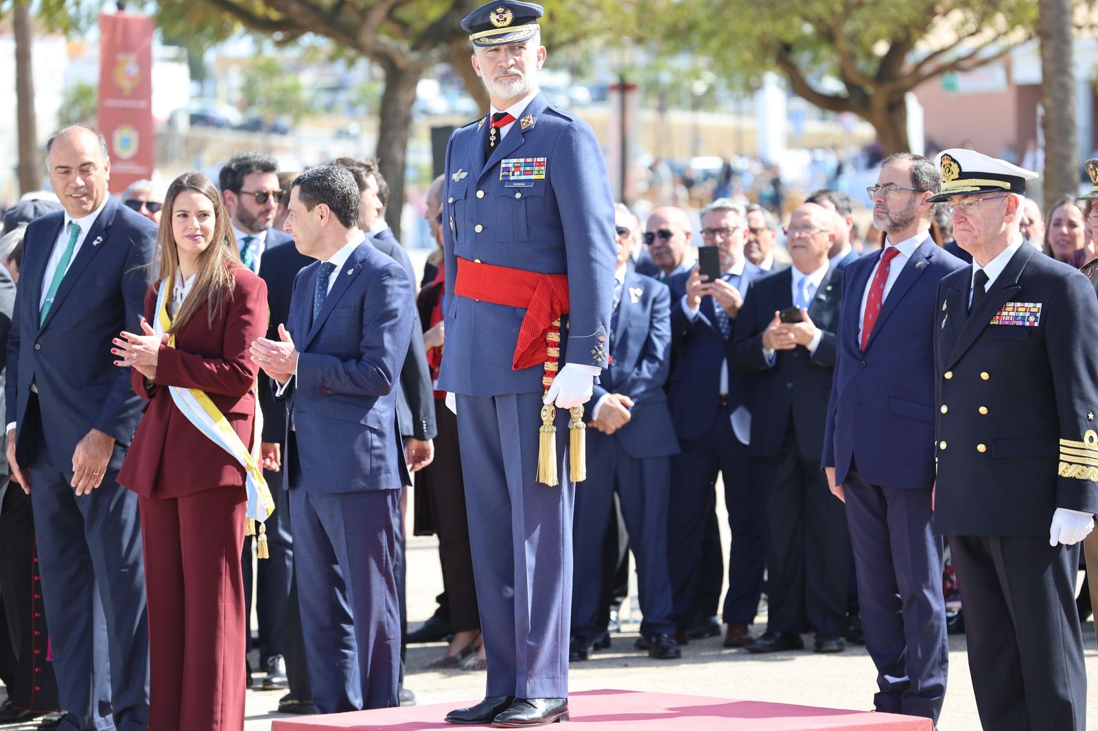 Fotografías del Acto Militar presidido por S.M. el Rey Felipe VI con motivo del centenario del Plus Ultra