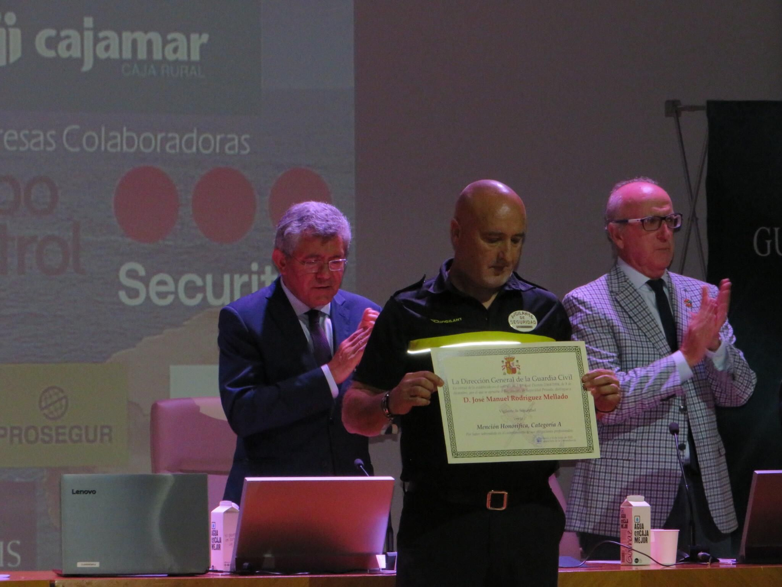 Policía y Guardia Civil premian a la seguridad privada en la UAL.