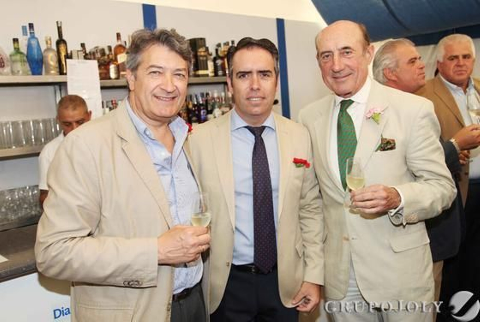 El presidente del Consejo Regulador, Beltrán Domecq; César Saldaña, director general de esta institución, y Rafael Navas, director del Diario.

Foto: Vanesa Lobo