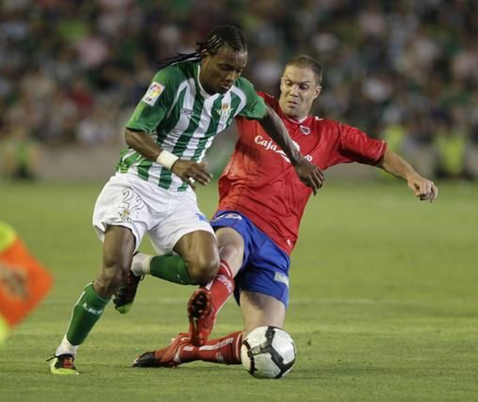 Pavone y Jonathan Pereira dan al Betis tres valiosos puntos para el ascenso.

Foto: Antonio Pizarro