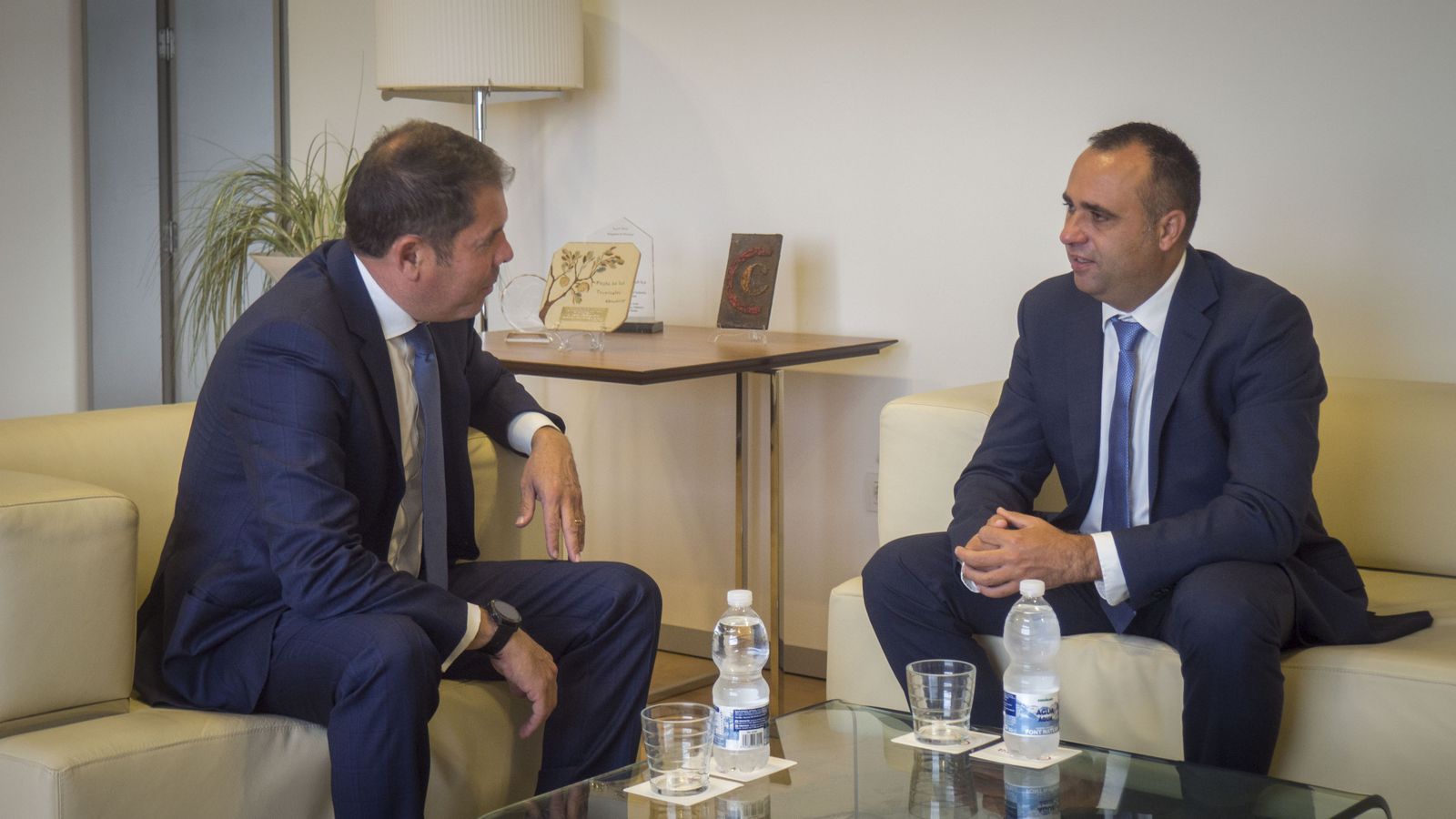 Gerardo Cuerva y el presidente provincial del PP de Granada, Francisco Rodríguez.