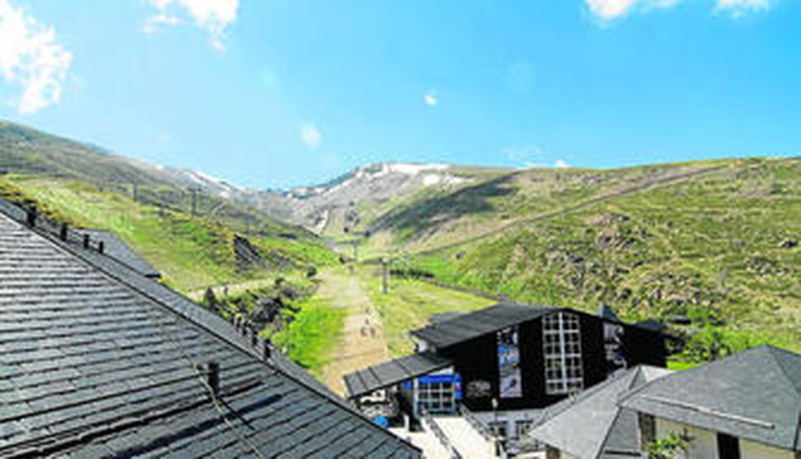 Panorámica de Sierra Nevada, un espacio listo para el ocio también en época veraniega.