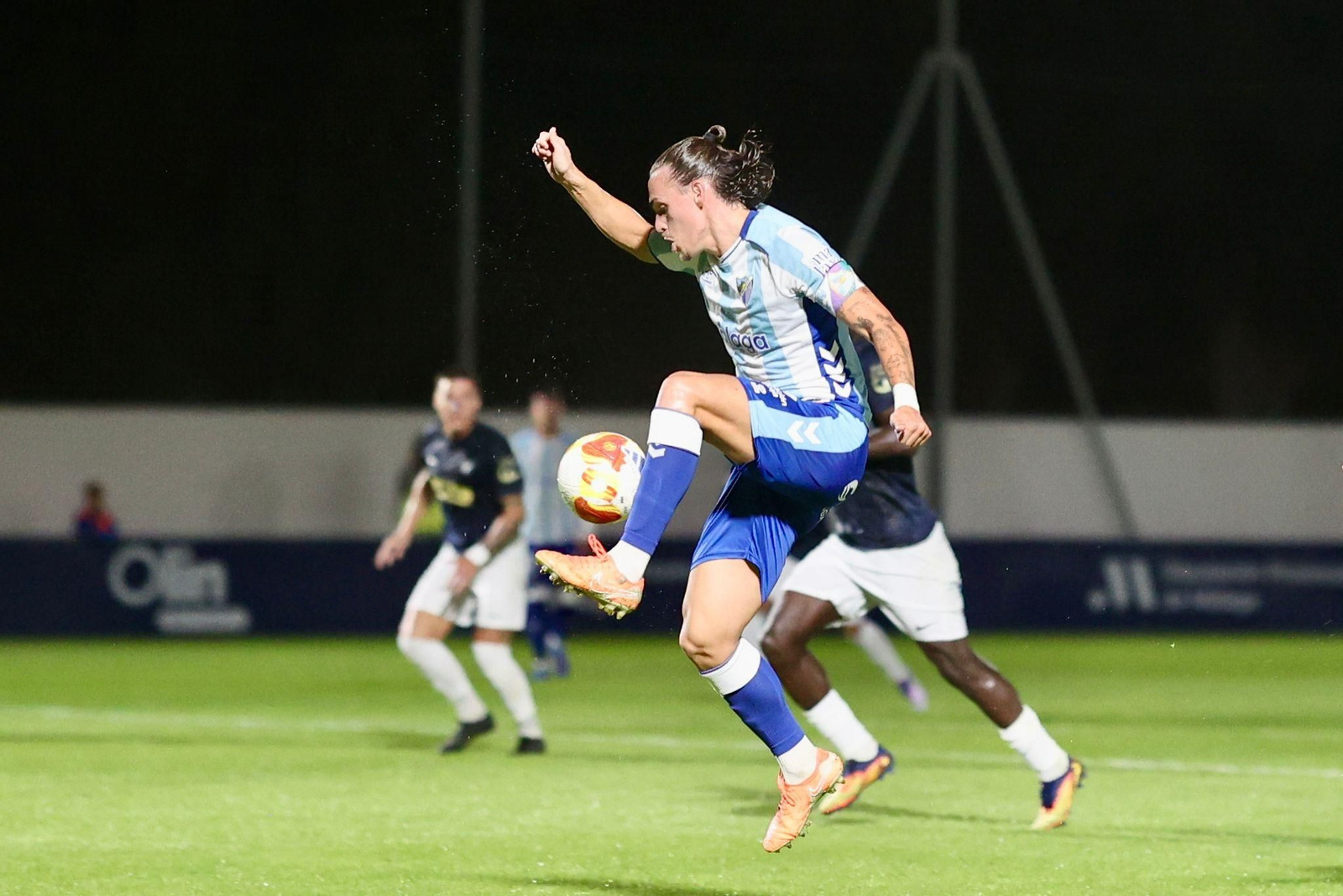 El Atlético Malagueño se estrena ante el UCAM Murcia (1-0)