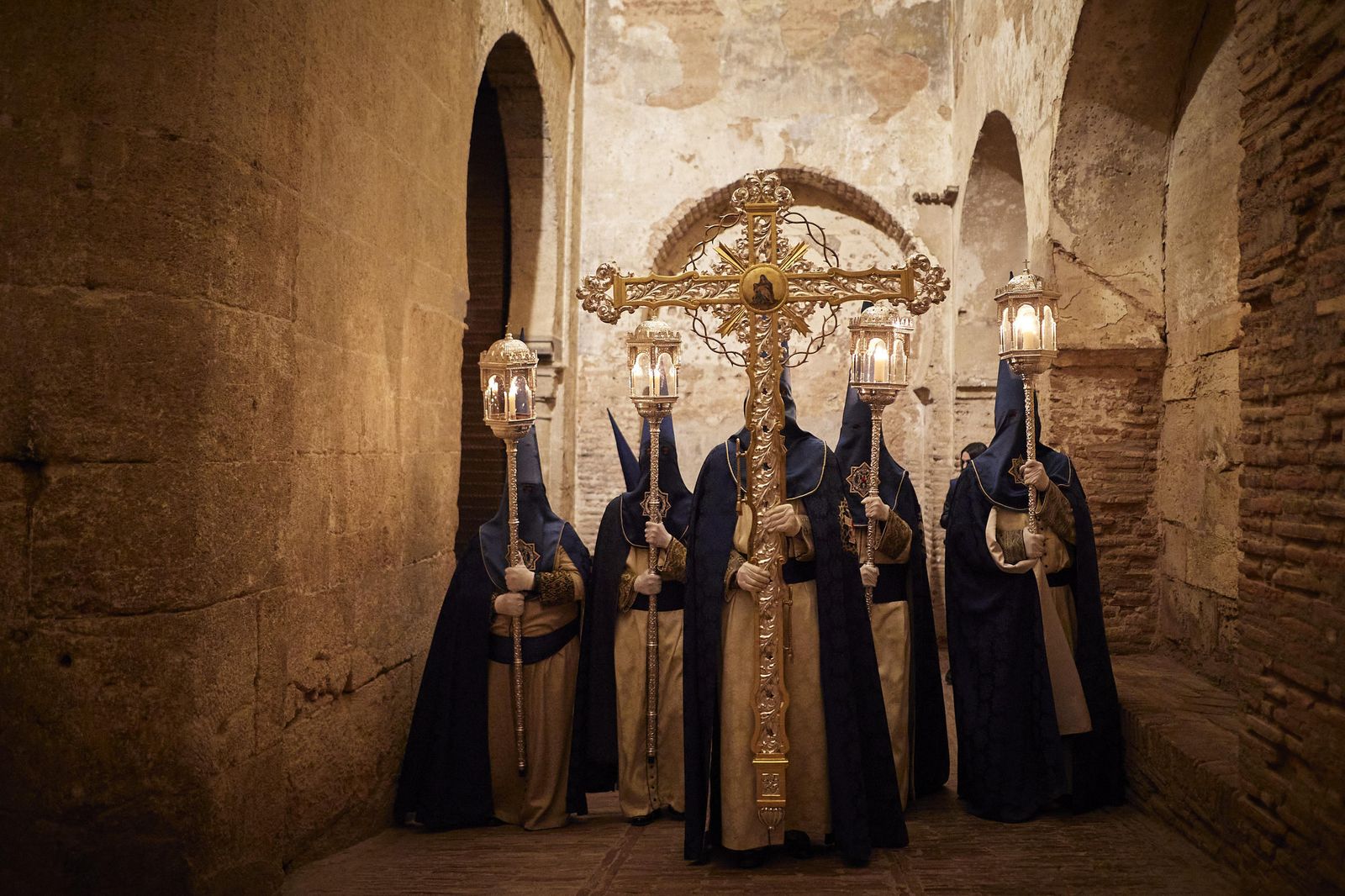 Las mejores fotos de la noche del Sábado Santo en Granada