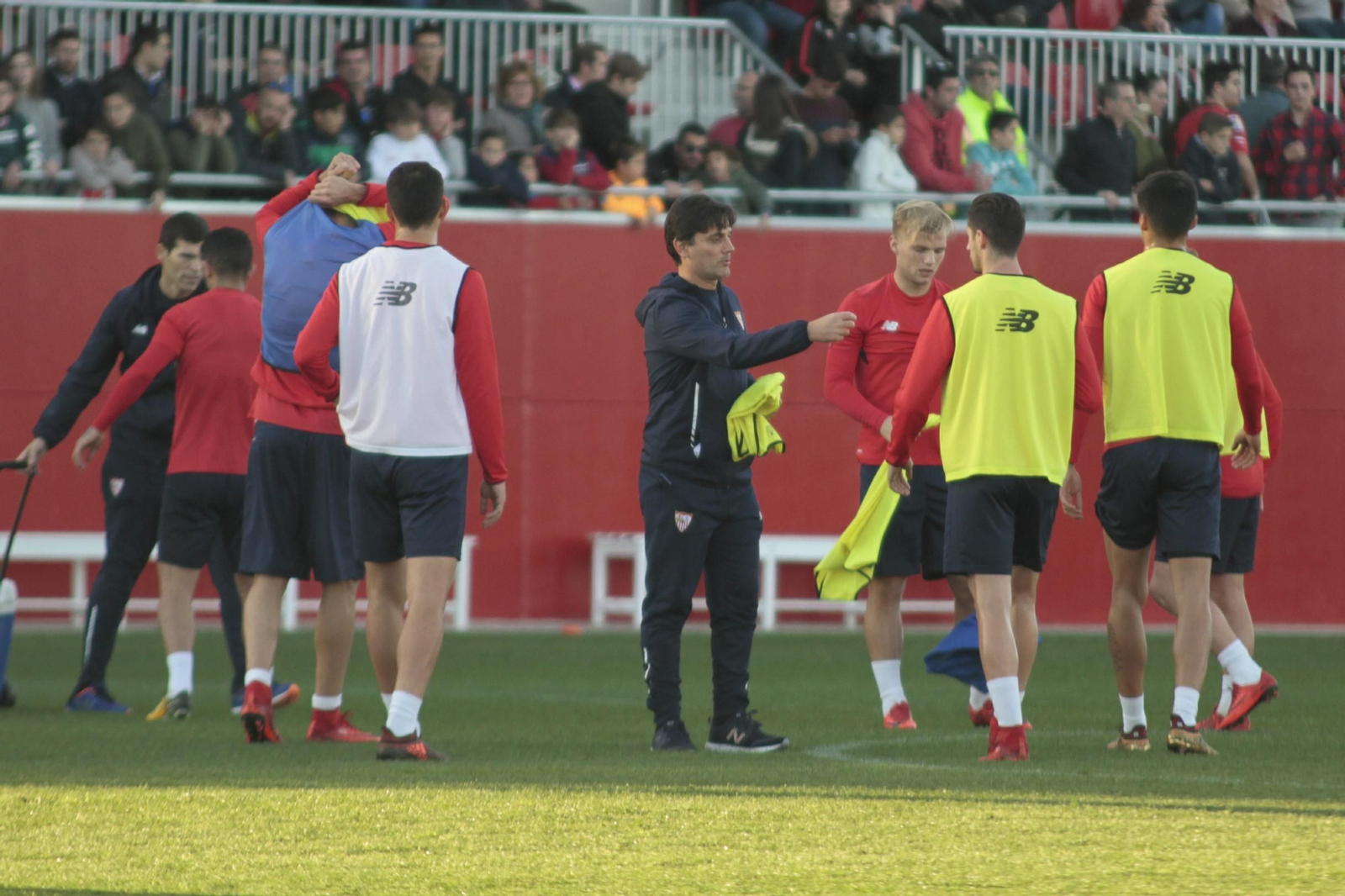 El entrenamiento del Sevilla a puerta abierta