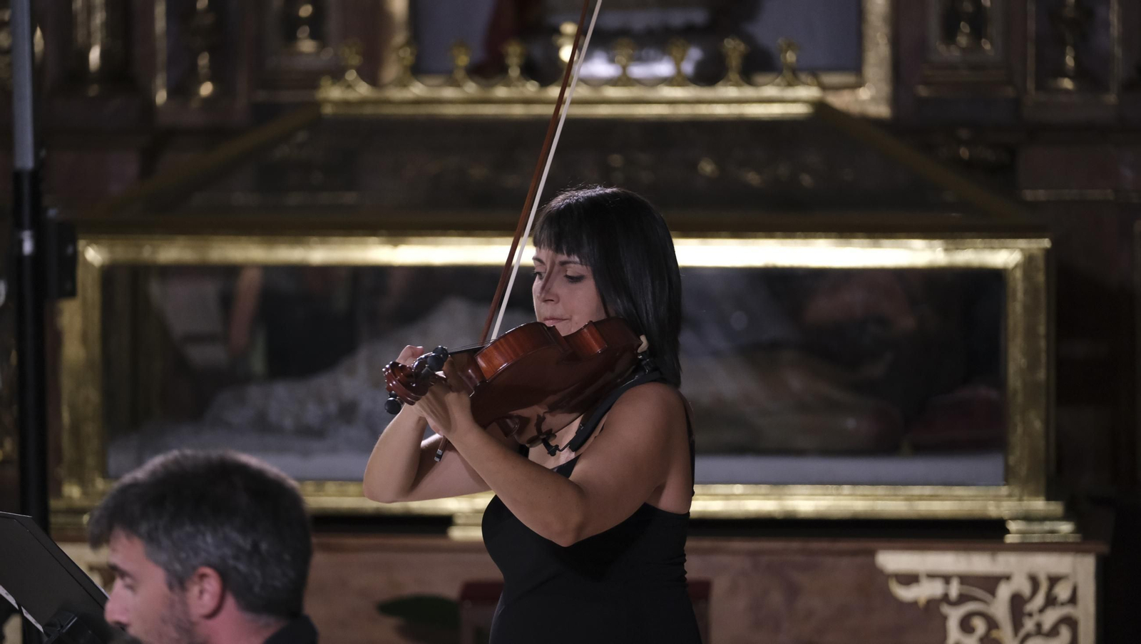 Concierto de la OCAL y del violinista Jesús Reina en Vélez Blanco, en imágenes
