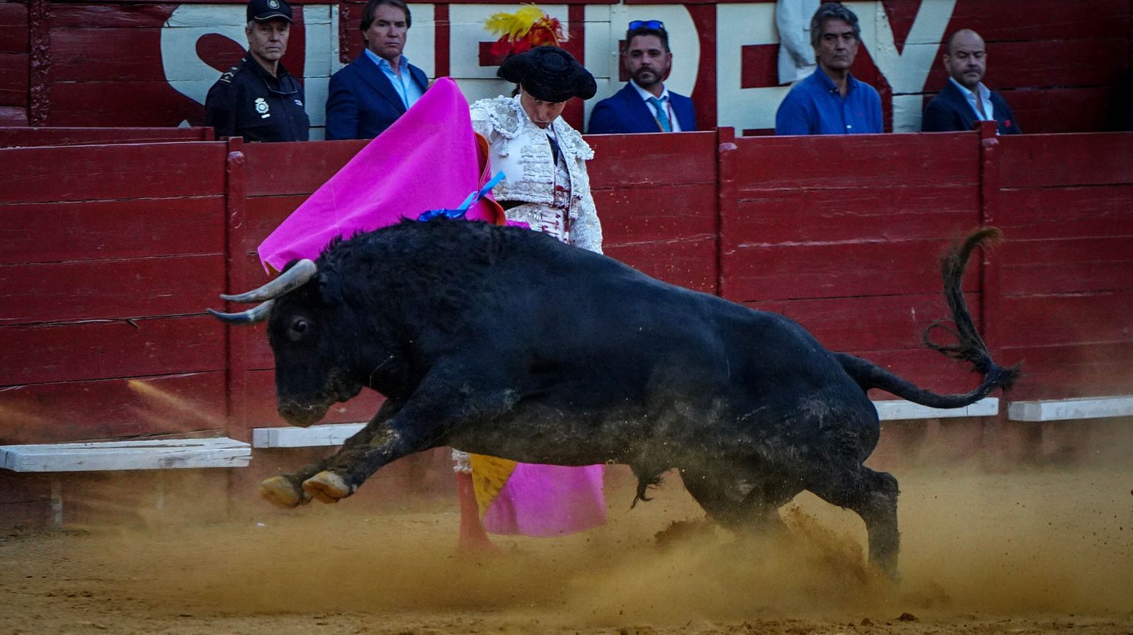 Puerta grande para Roca Rey y El Juli en la plaza de toros de Jerez