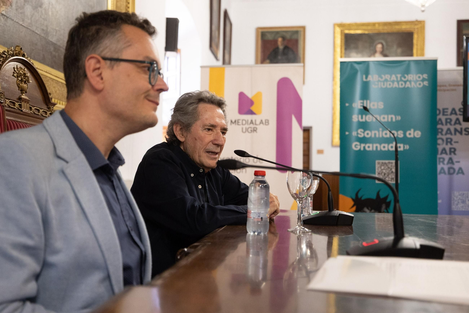 El roquero granadino durante la presentación. El roquero granadino durante la presentación.