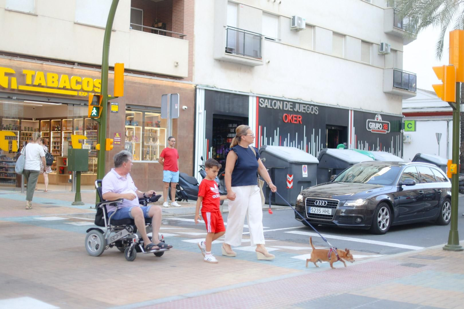 Imágenes de la inauguración de la remodelación de la zona de la antigua Fábrica de Harina en el Barrio de Las Colonias