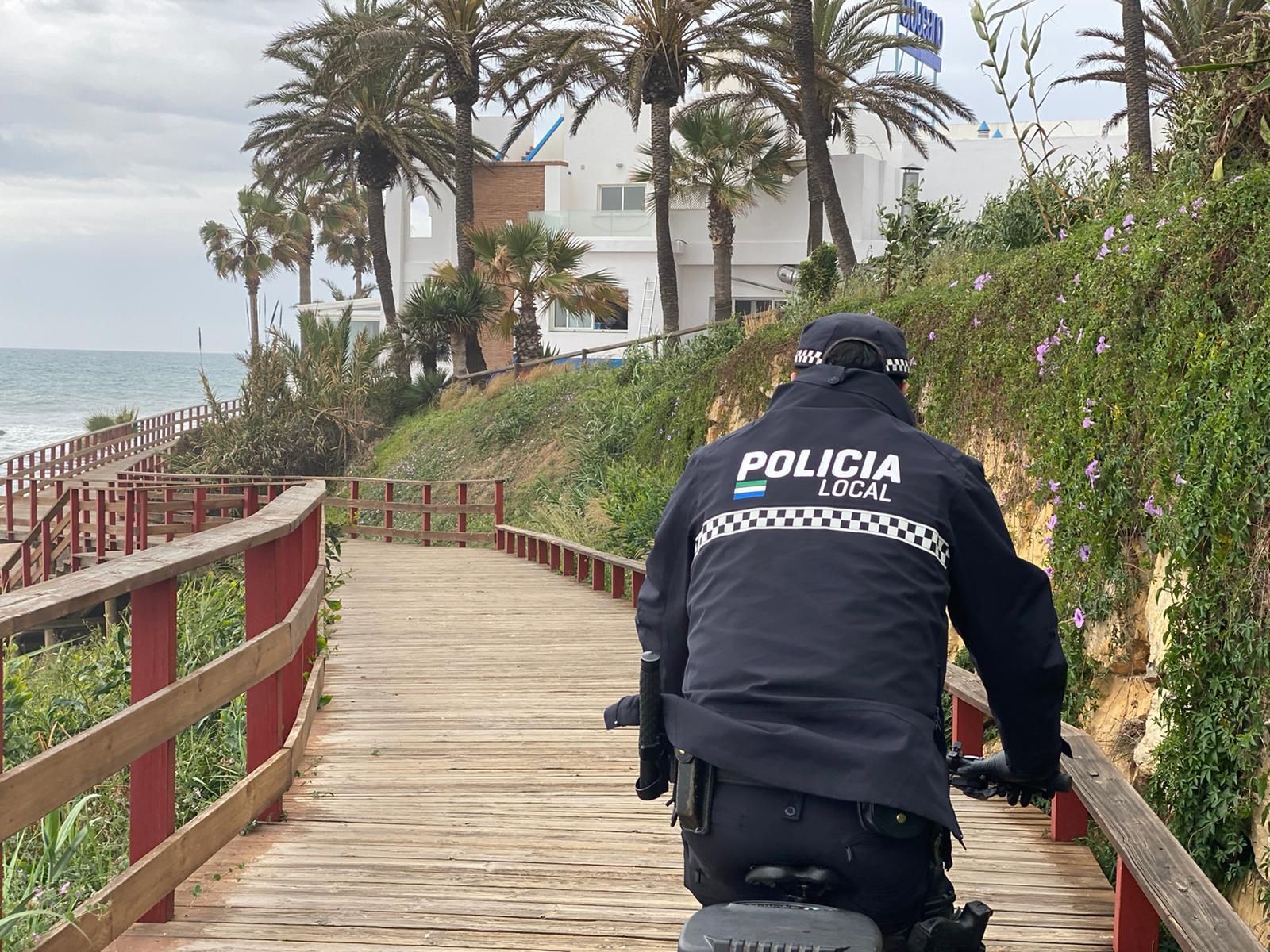 La Policía Local de Mijas será galardonada por su trato inclusivo hacia personas con enfermedades mentales.