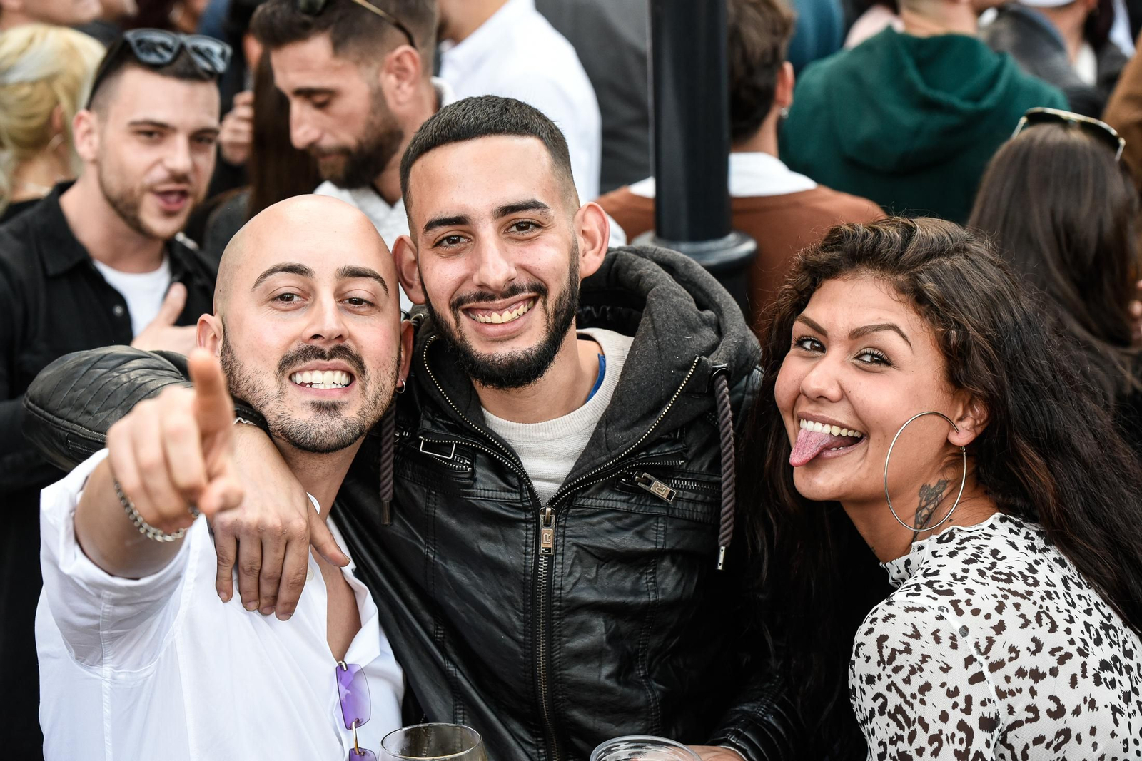 Imágenes de las celebraciones en el centro de Huelva la tarde del 24