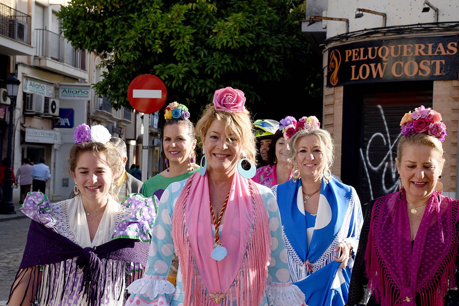 Las mejores imágenes de los peregrinos en la salida de Emigrantes