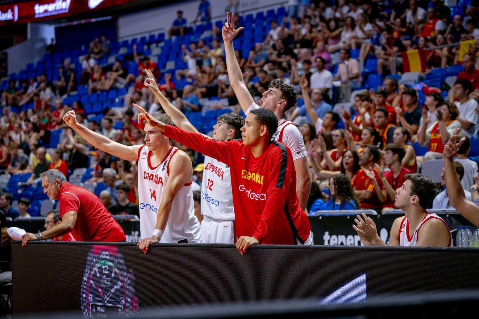 España B-República Checa, en fotos