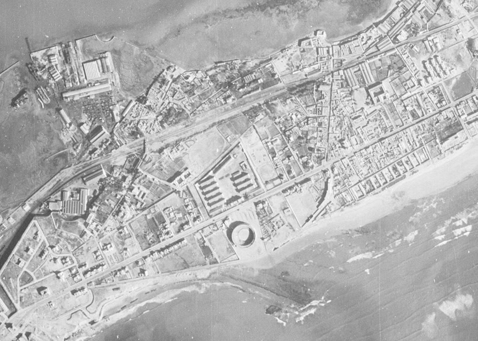 Cádiz 1946. Las impactantes imágenes aéreas de la ciudad un año antes de la Explosión de 1947
