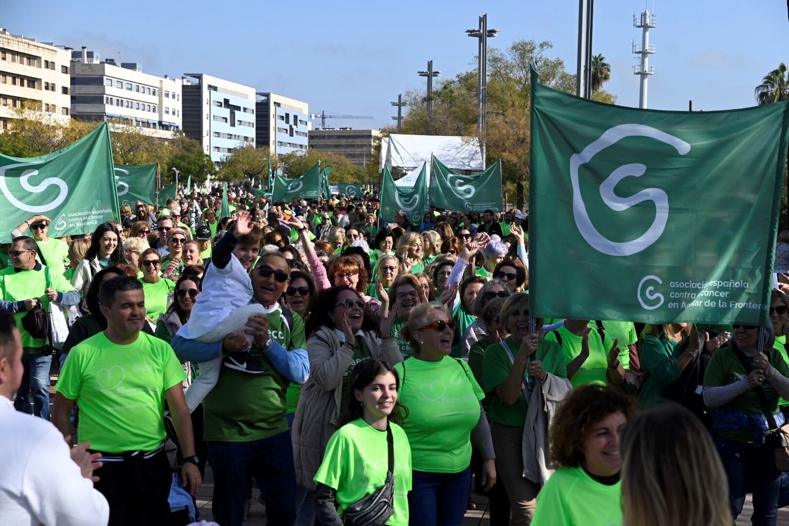 Las mejores imágenes de la Carrera por la Vida de la Asociación Española contra el Cáncer en Córdoba