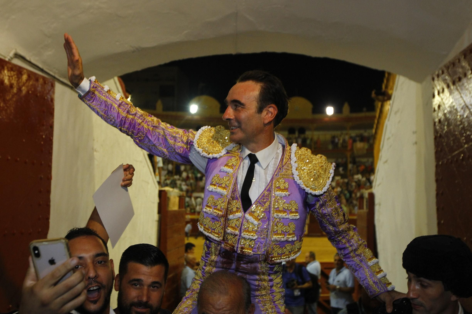 La despedida del torero Enrique Ponce de la Feria de Almería 2024, en imágenes