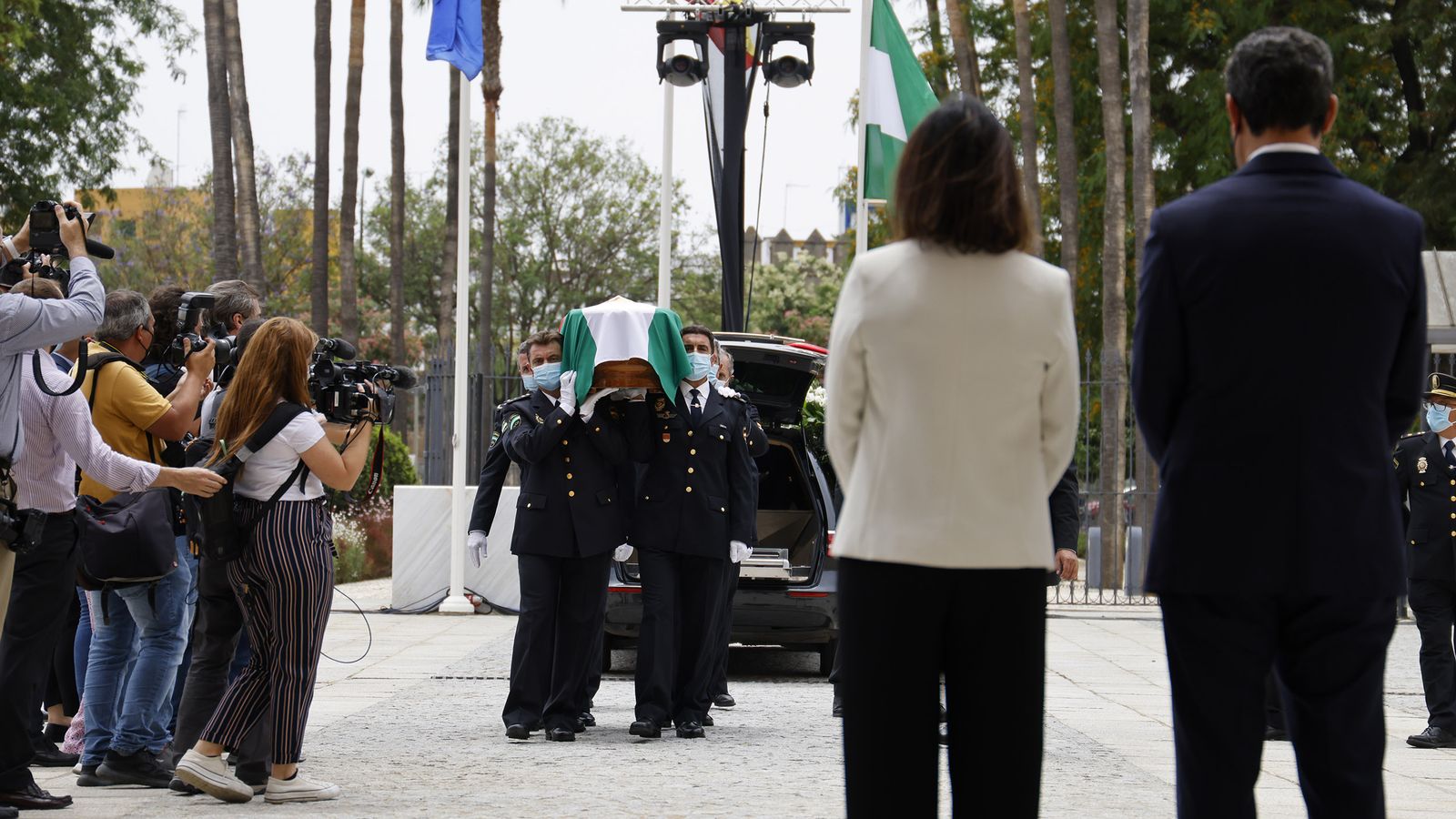 Las imágenes de la capilla ardiente de Manuel Clavero en el Parlamento de Andalucía