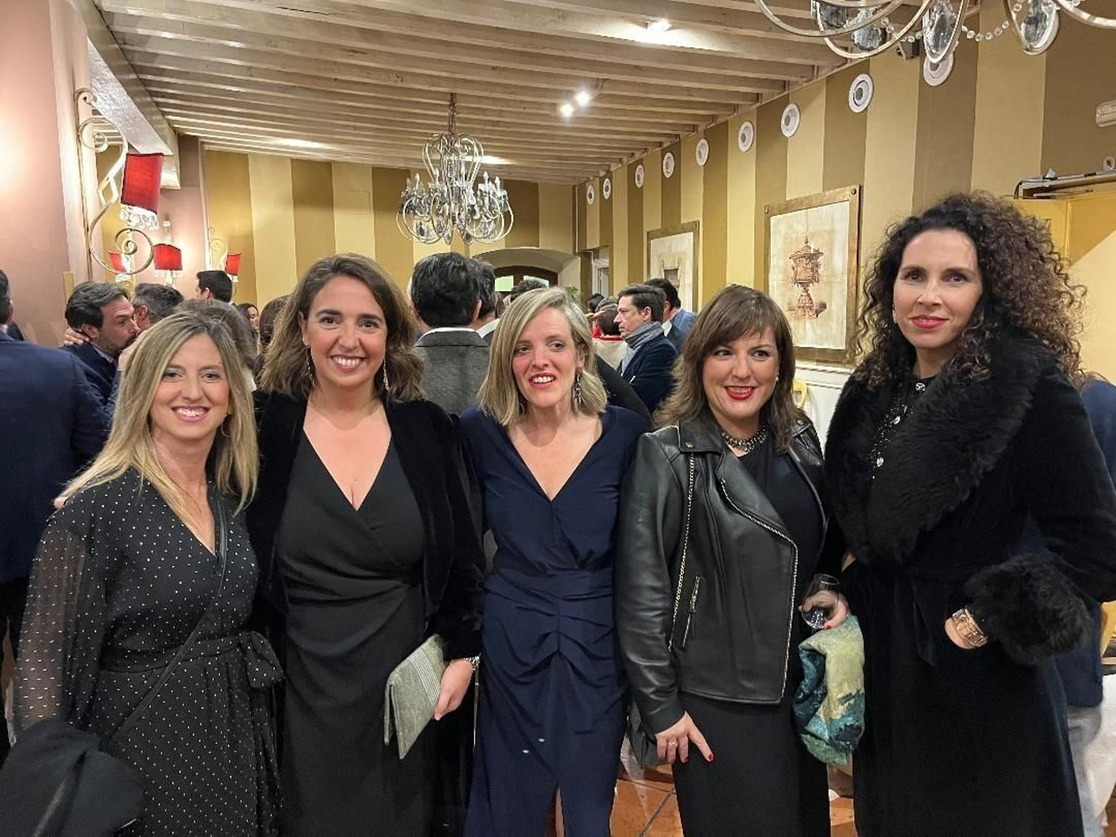 Cristina de Cózar, Carmen Sánchez, Maite González, Manuela Sierra e Inés Parra