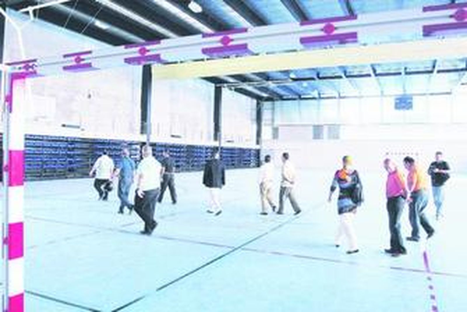 Imagen de archivo de una visita realizada al interior del pabellón del casco histórico de Cádiz.