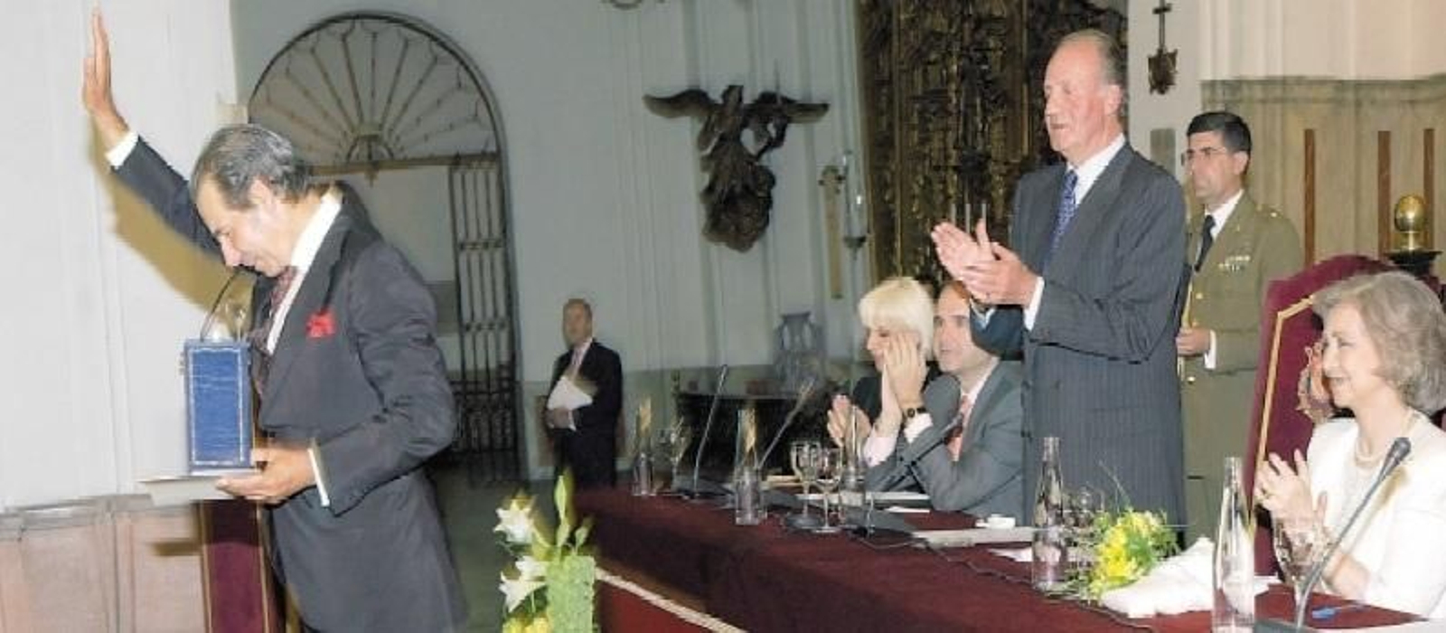 Rafael de Paula recibe la Medalla de las Bellas Artes de manos de los Reyes
