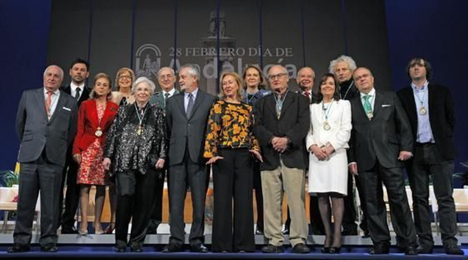 Foto de familia con todos los galardonados.  Foto: Antonio Pizarro