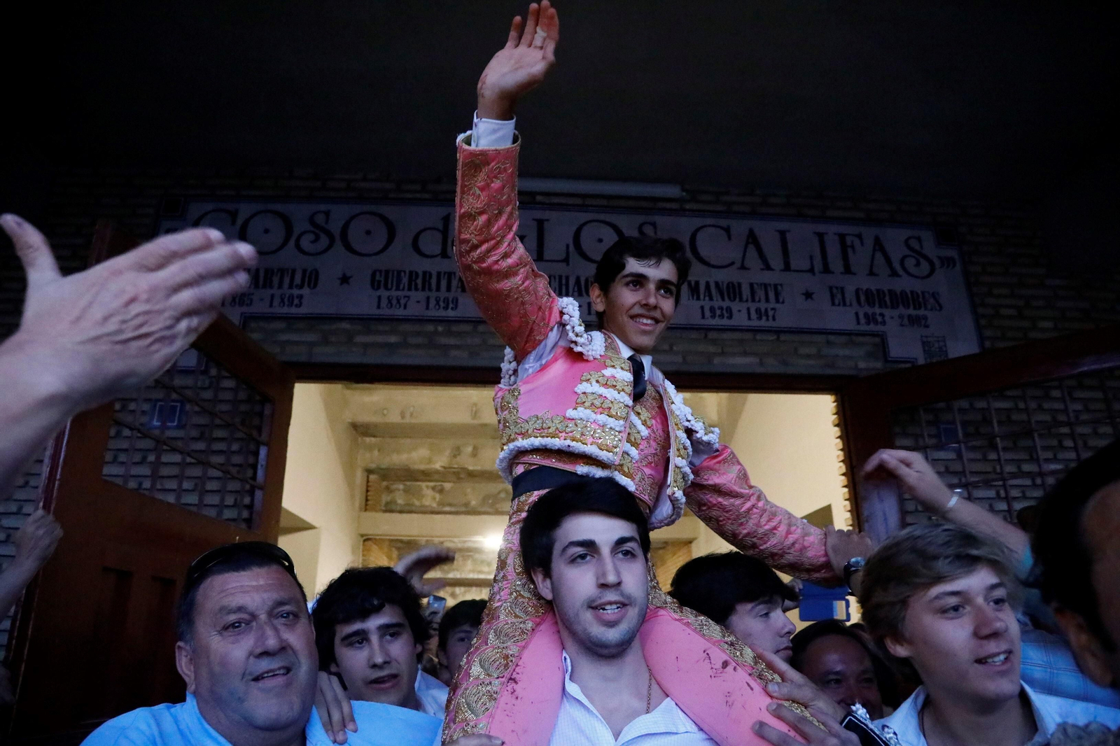 La presentación del novillero Manuel Román en Córdoba, en imágenes