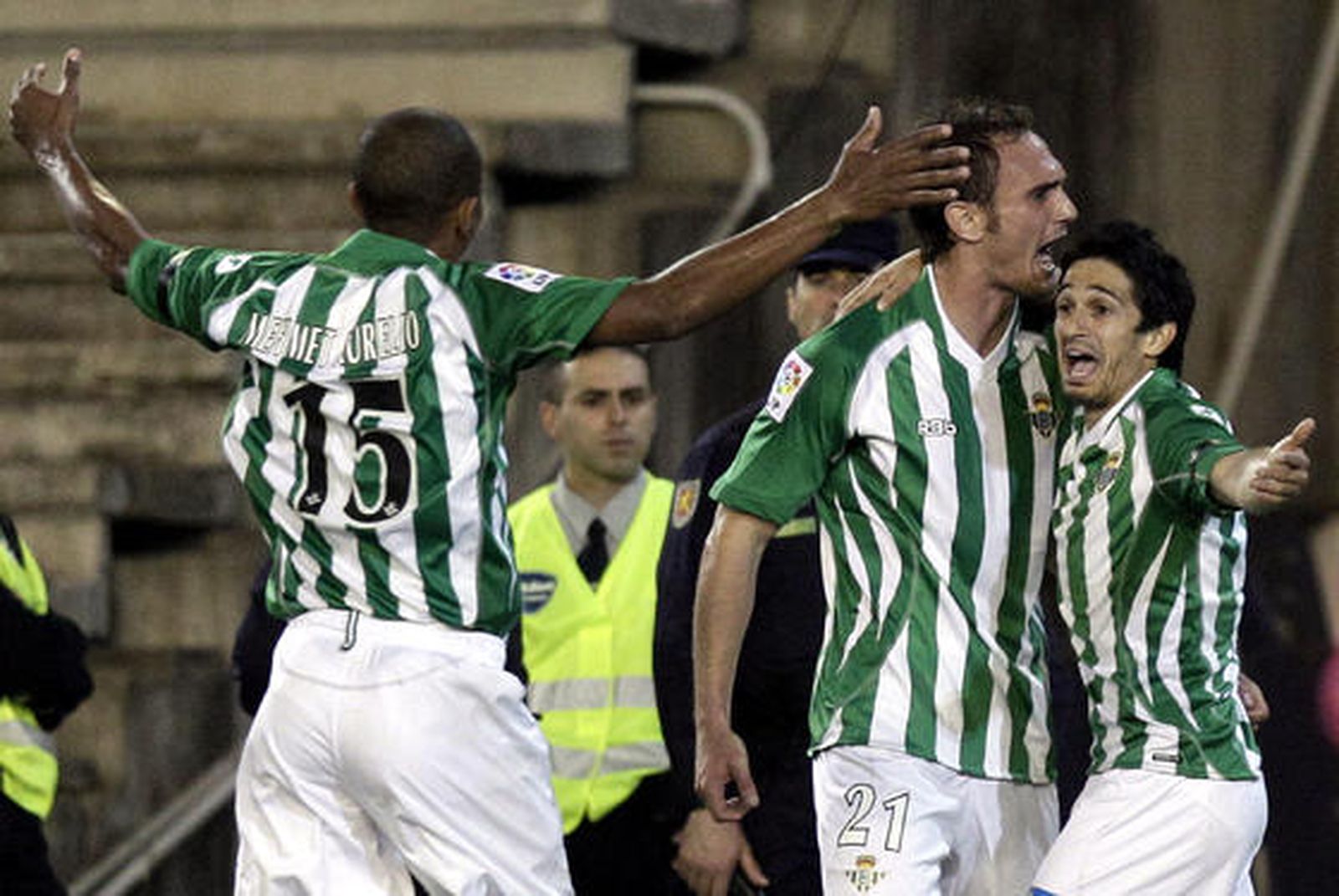 El Betis gana al Castellón en uno de sus partidos más flojos con Víctor Fernández. / Antonio Pizarro