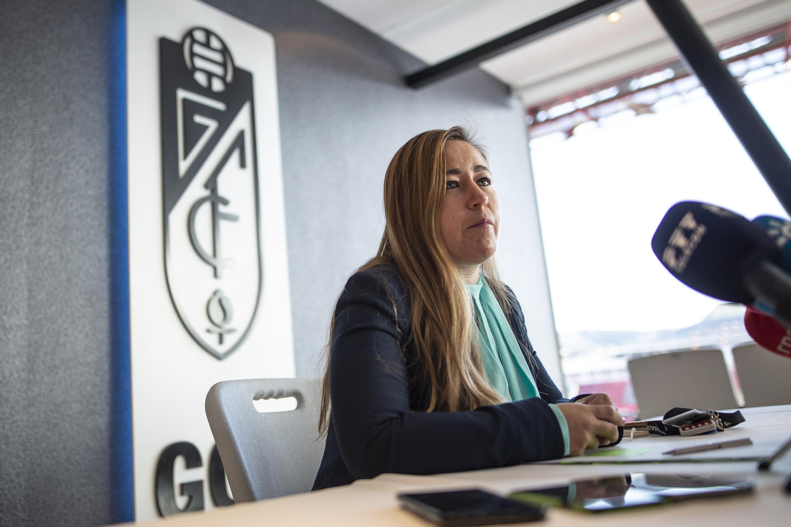 Patricia Rodríguez durante su comparecencia en Los Cármenes de este jueves.