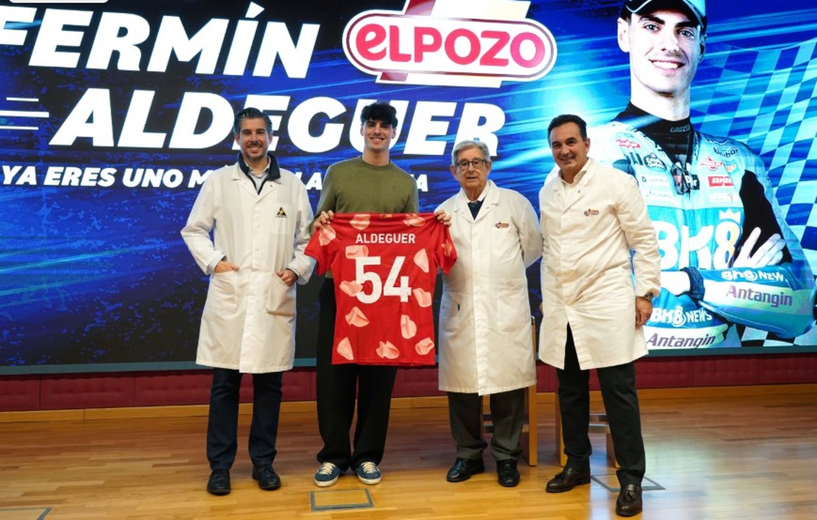 Fermín Aldeguer promociona a El Pozo.