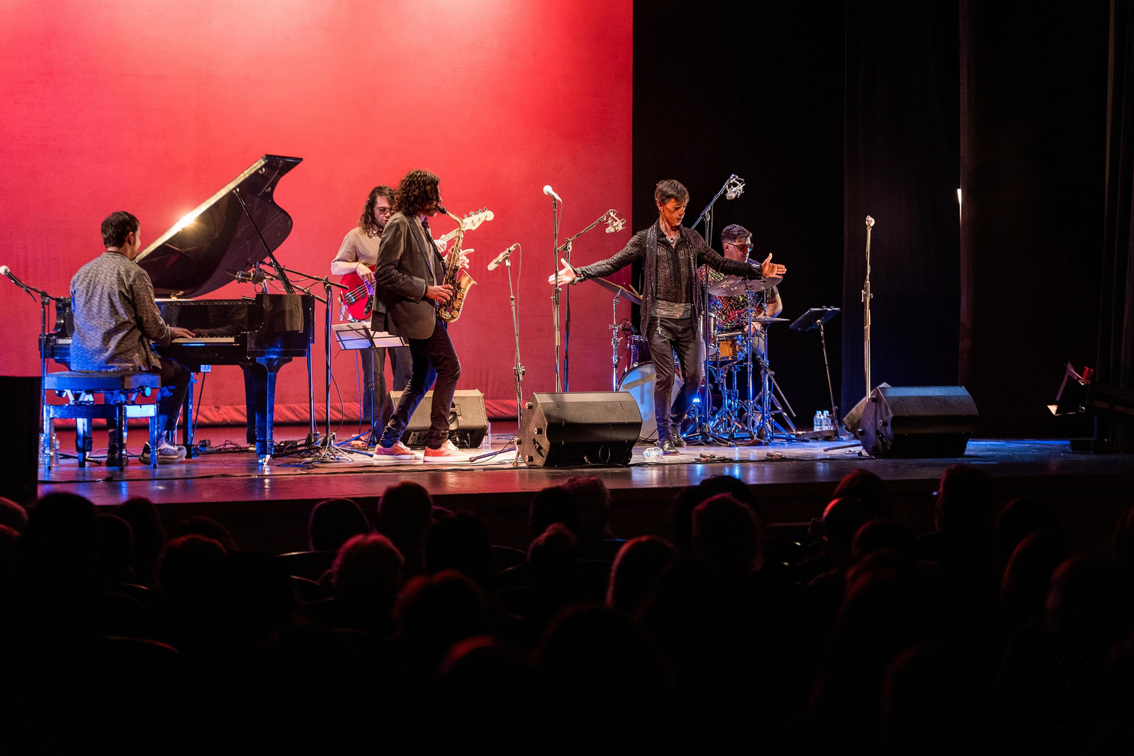 Antonio Lizana presenta su nuevo disco en el Teatro de las Cortes de San Fernando