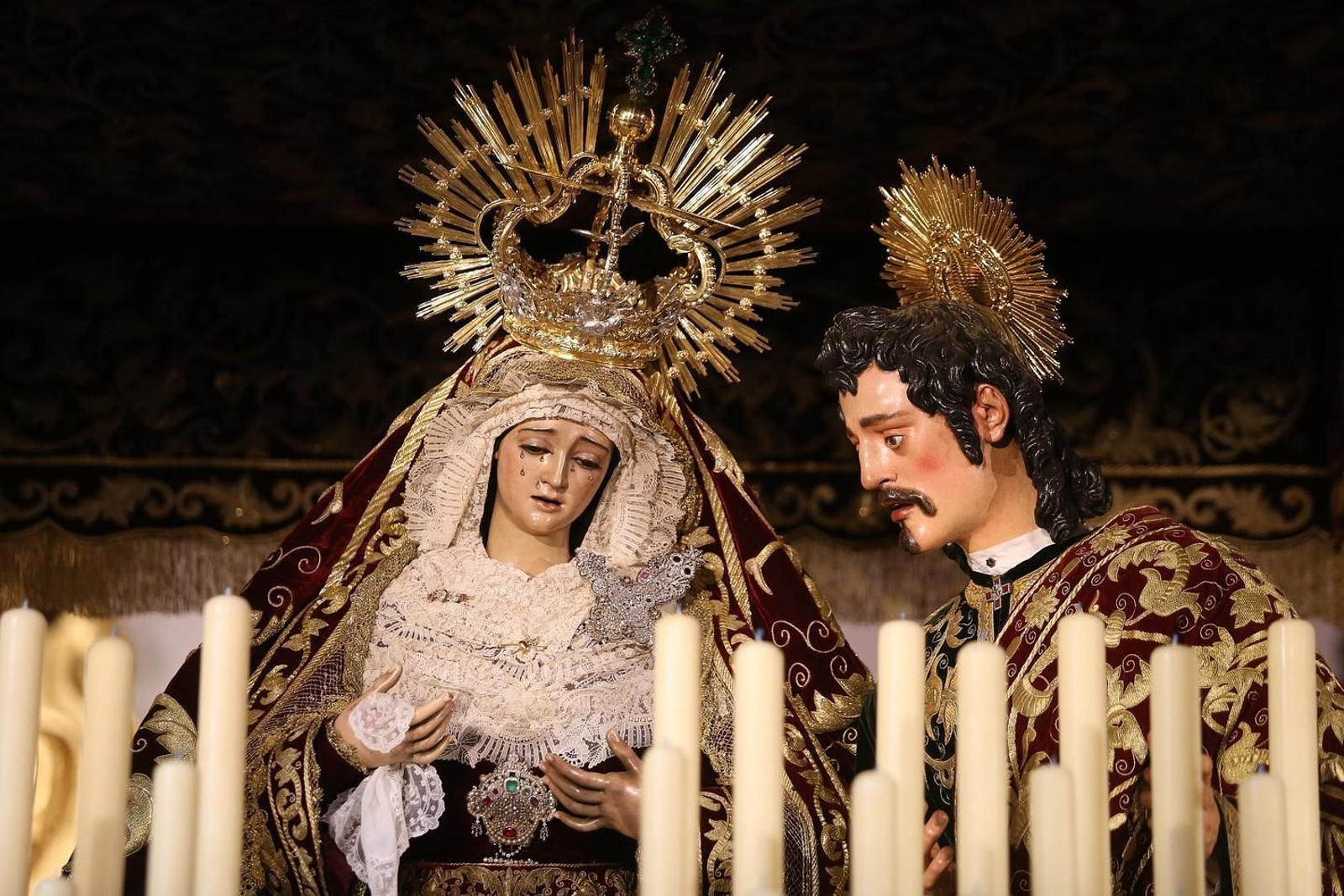 Visita a la basílica del Gran Poder en la mañana del Jueves Santo.