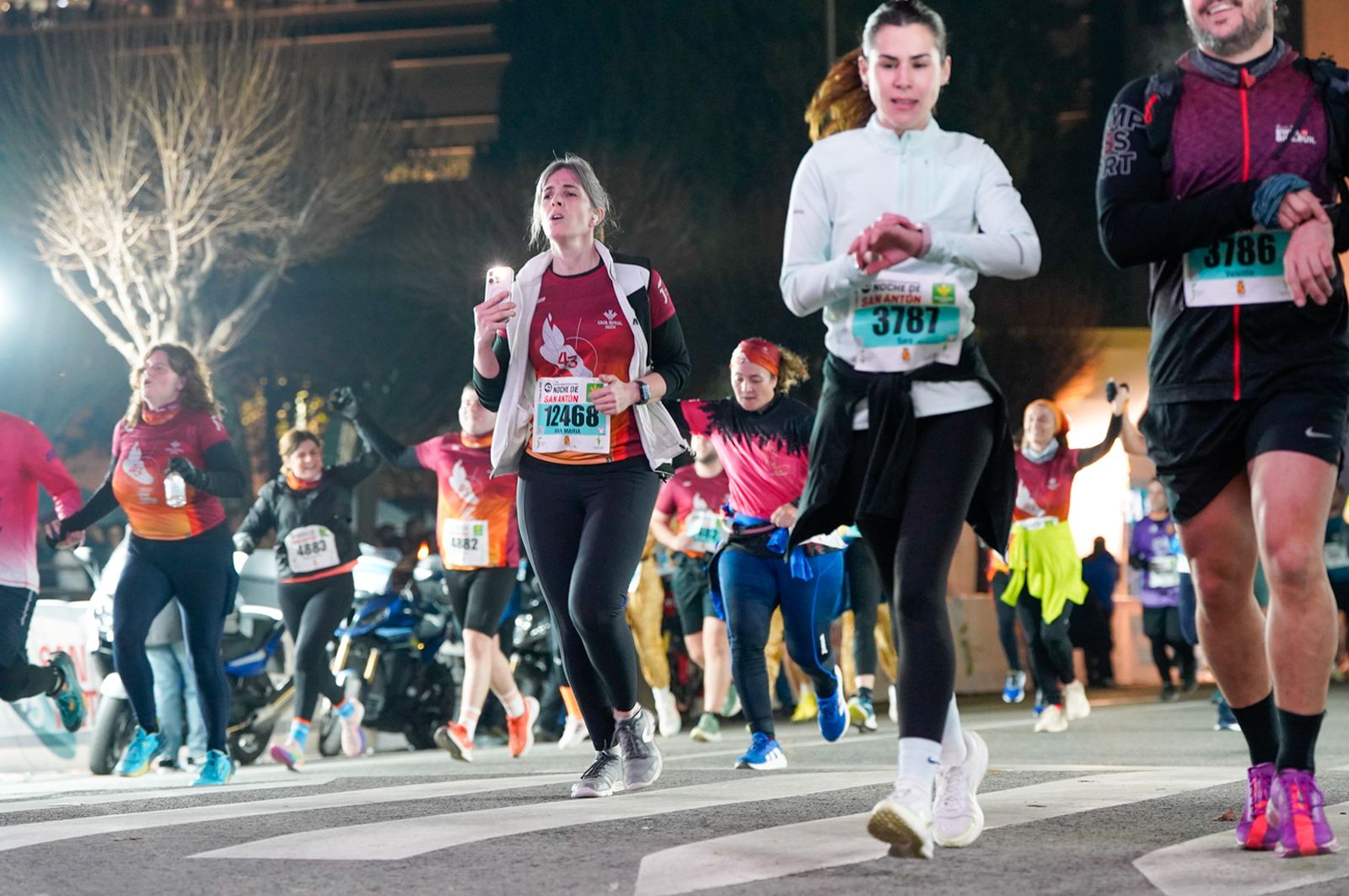 En imágenes: búscate en tu llegada a meta de la Carrera de San Antón 2026 (17)