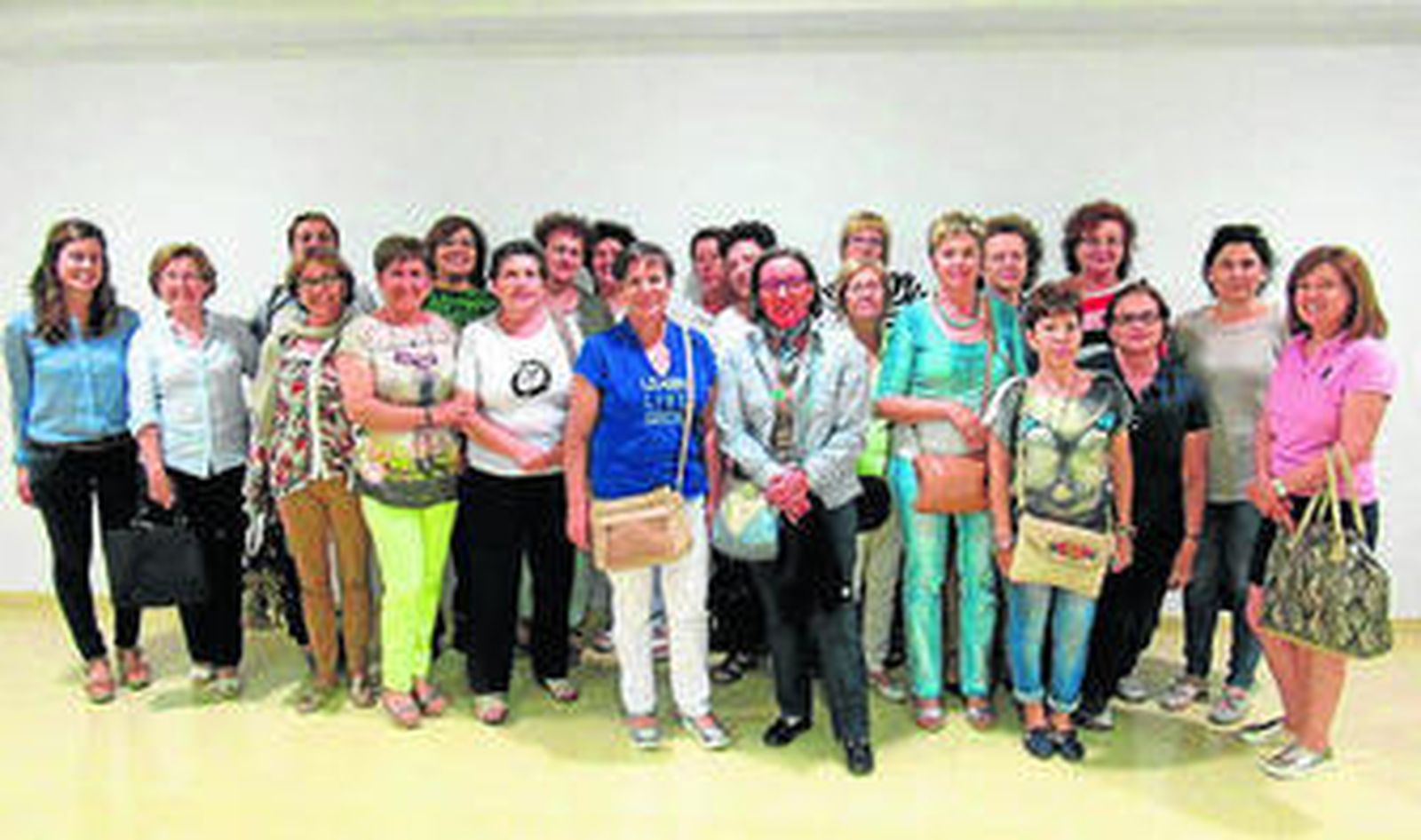 Asistentes a la charla ofrecida en la sede de la asociación.