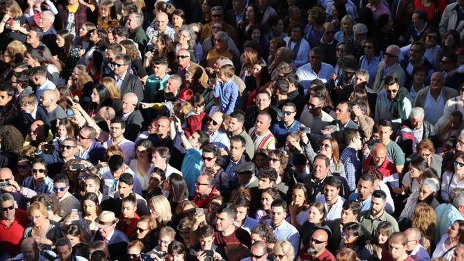 Así fue la procesión del Cristo de la Vera+Cruz acompañado por la Legión en el año 2019