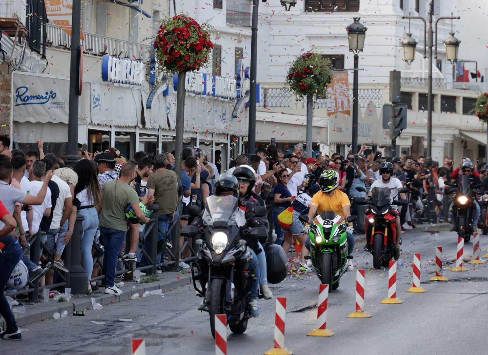 El viernes de motorada en El Puerto, en imágenes