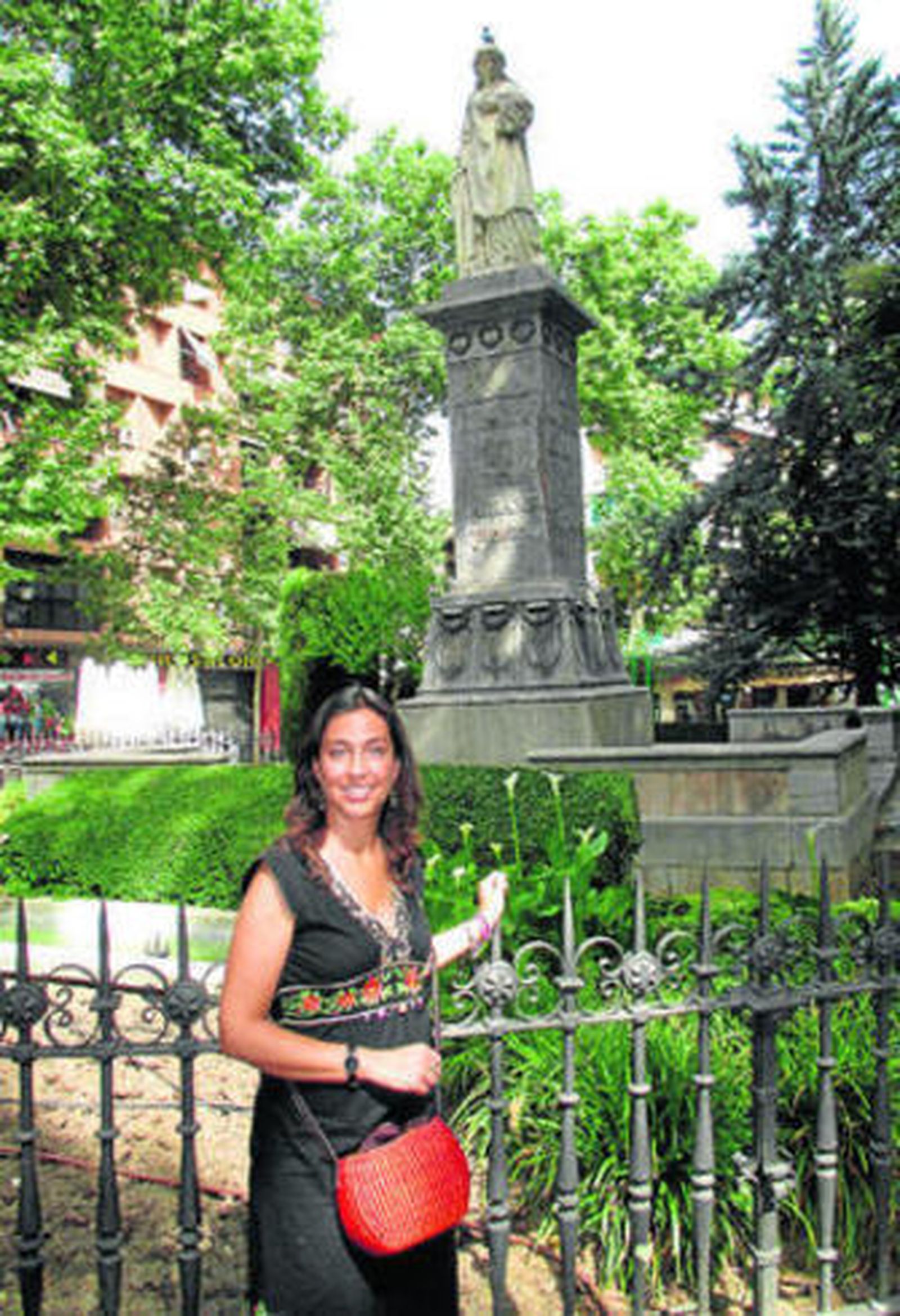 Ha elegido la Plaza Mariana Pineda porque tiene una gran simbología para las mujeres y para Granada.