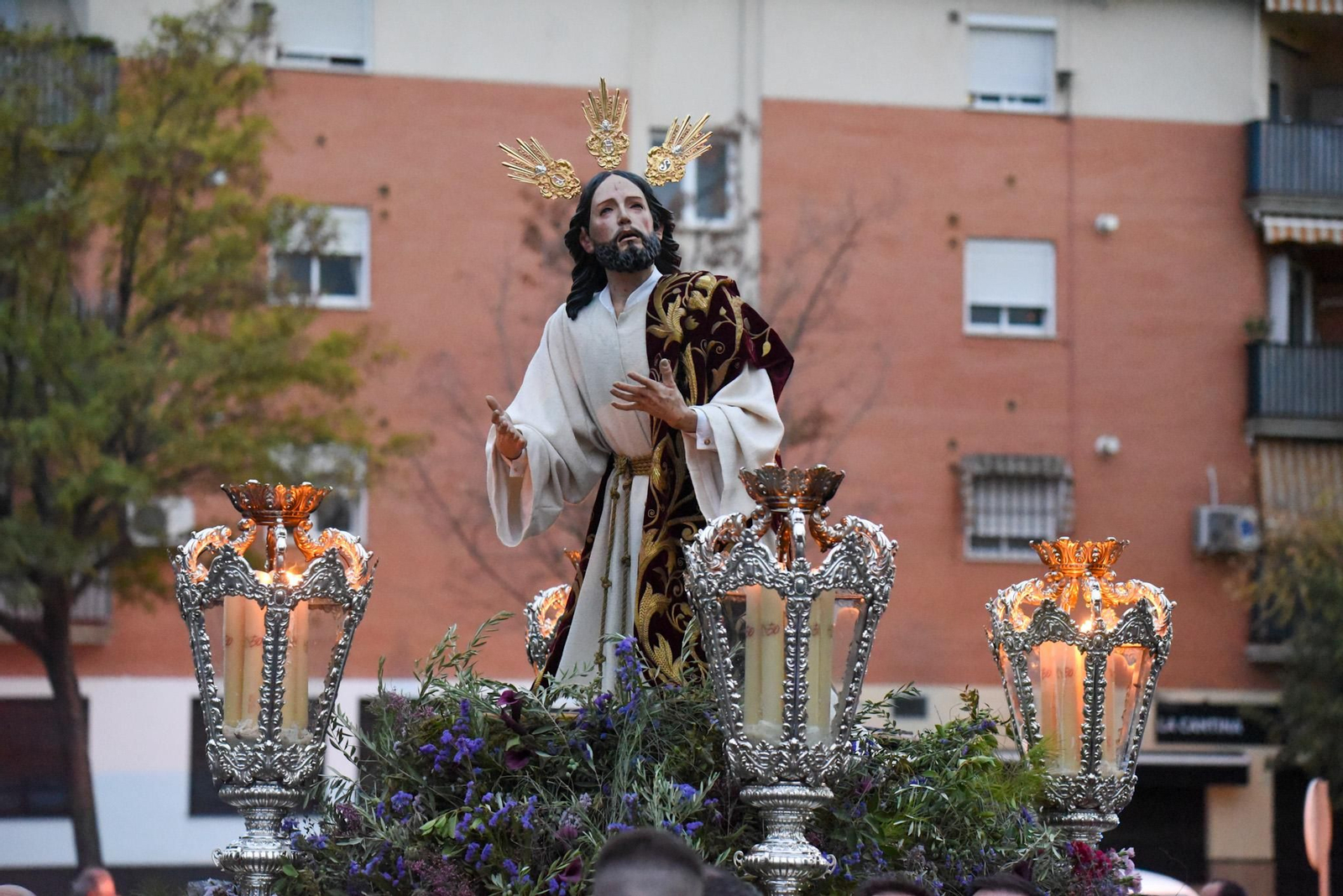 Las mejores imágenes del vía crucis misionero del Huerto en el Distrito Sur de Córdoba