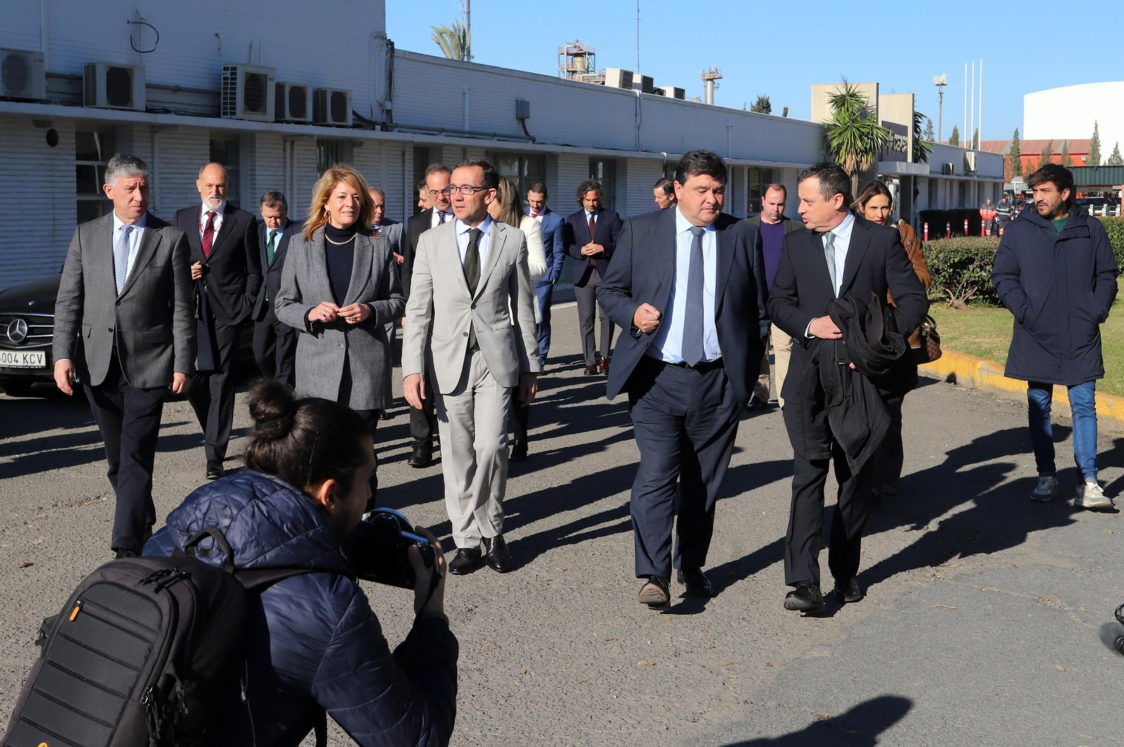 Imágenes del convenio entre Cepsa, Enagás Renovable y Alter Enersun para impulsar la descarbonización de la industria local y el transporte