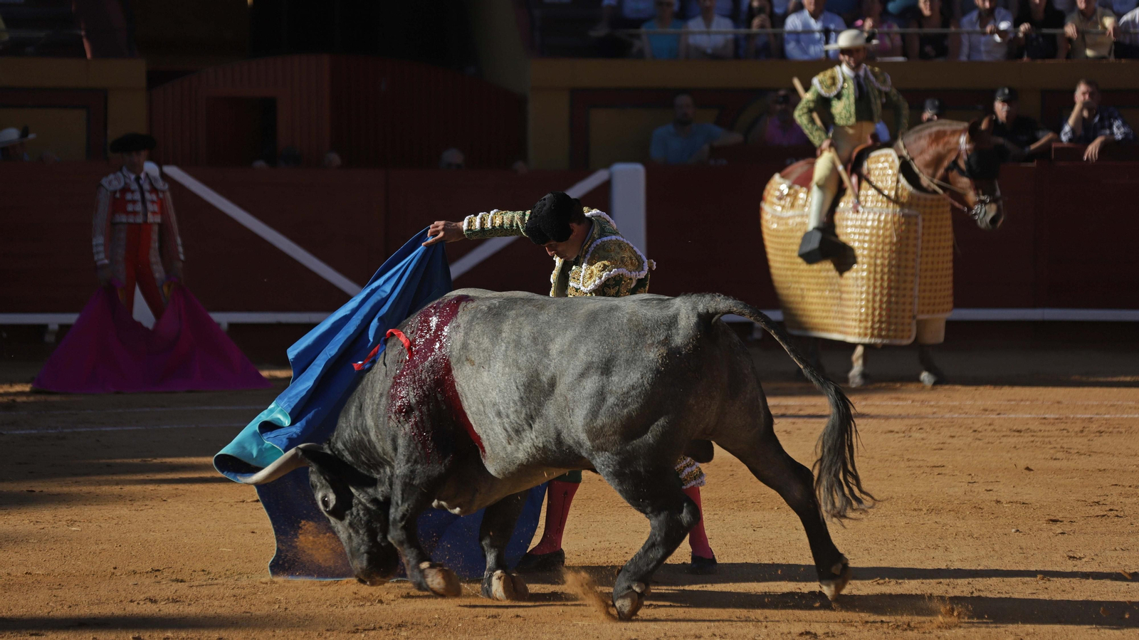 Fotos de la corrida del sábado de la Feria Taurina de Algeciras: Ferrera, Chacón y López Simón