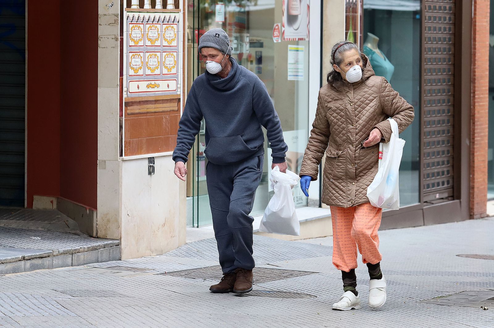 Imágenes del uso de la mascarilla para prevenir el contagio por coronavirus