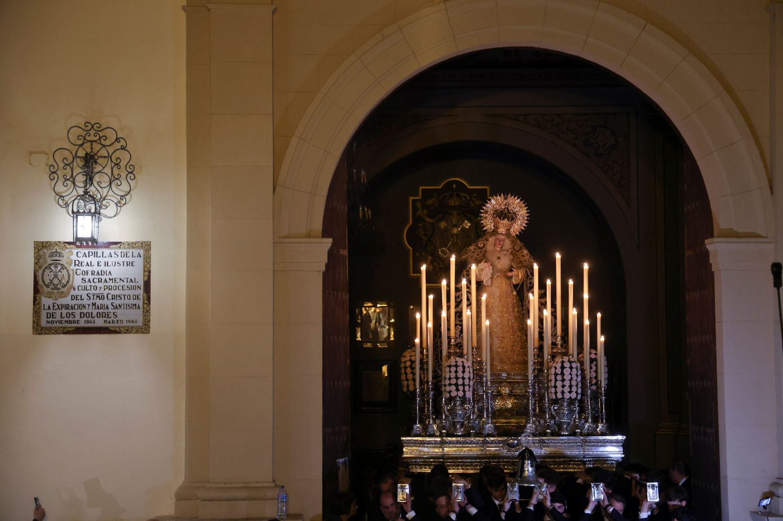 Los mejores momentos del Viernes de Dolores en Málaga, en fotos