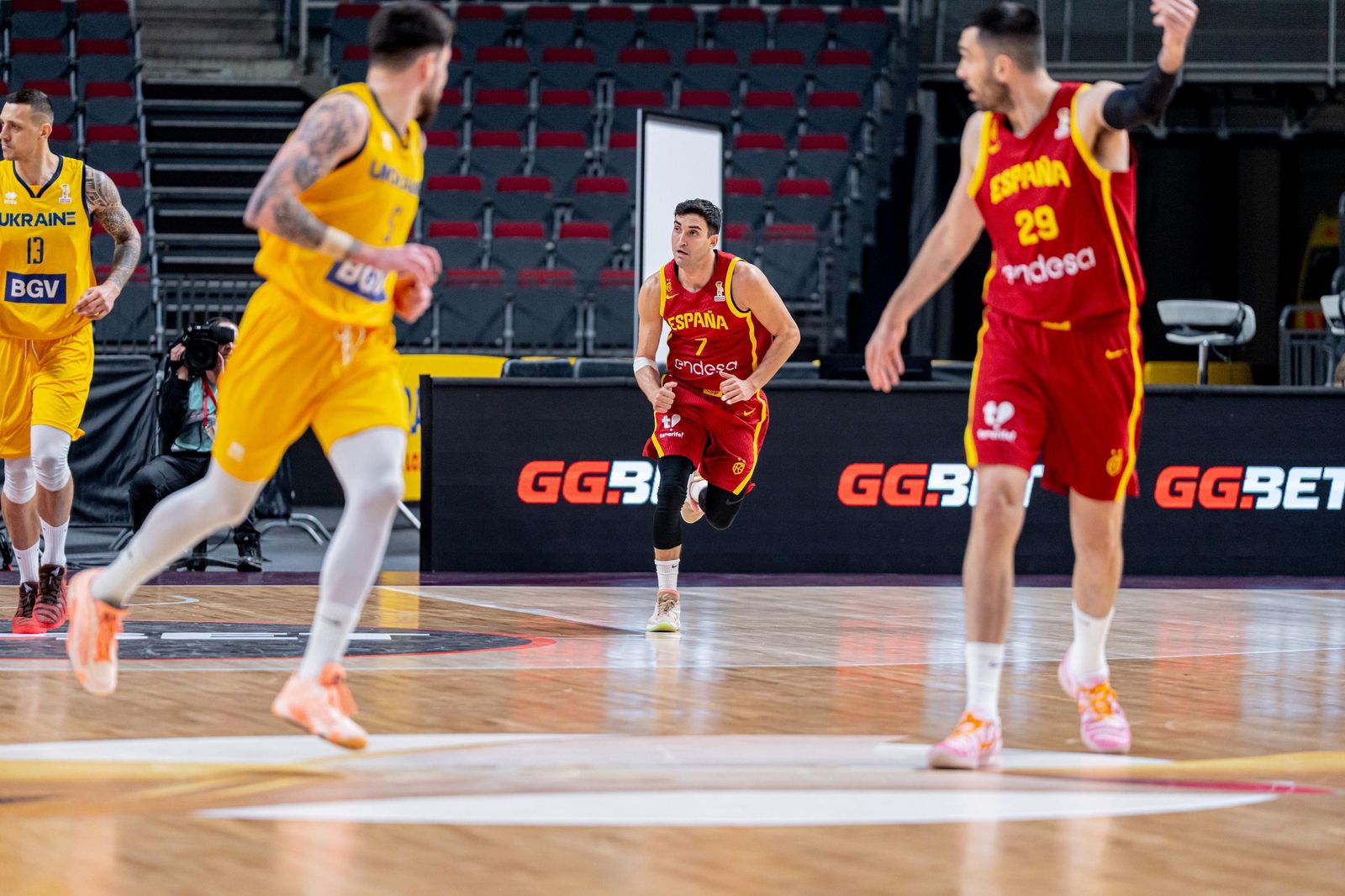 Las mejores fotos del Ucrania-España de baloncesto