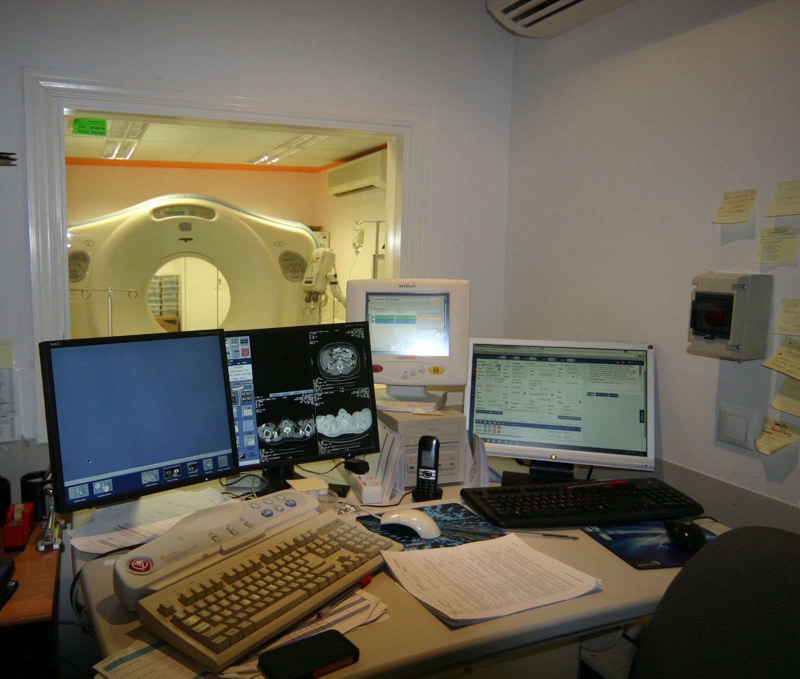 Un centro de control de diagnóstico por imagen.