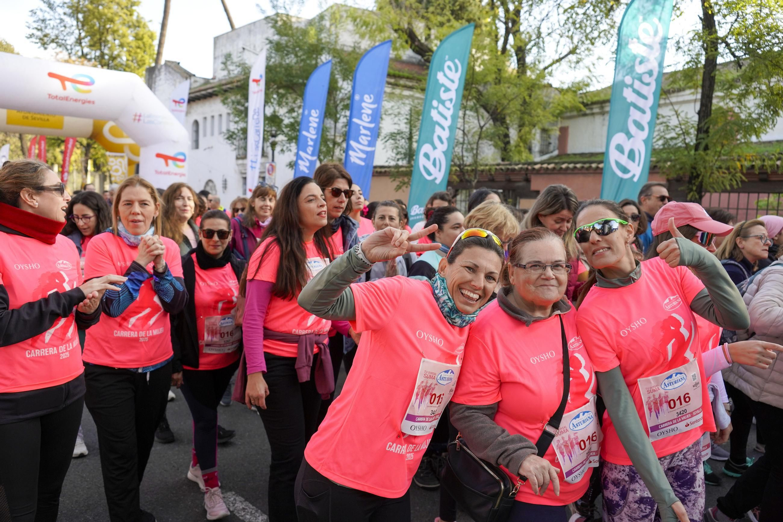 Búscate en las fotos de la Carrera de la Mujer de Sevilla