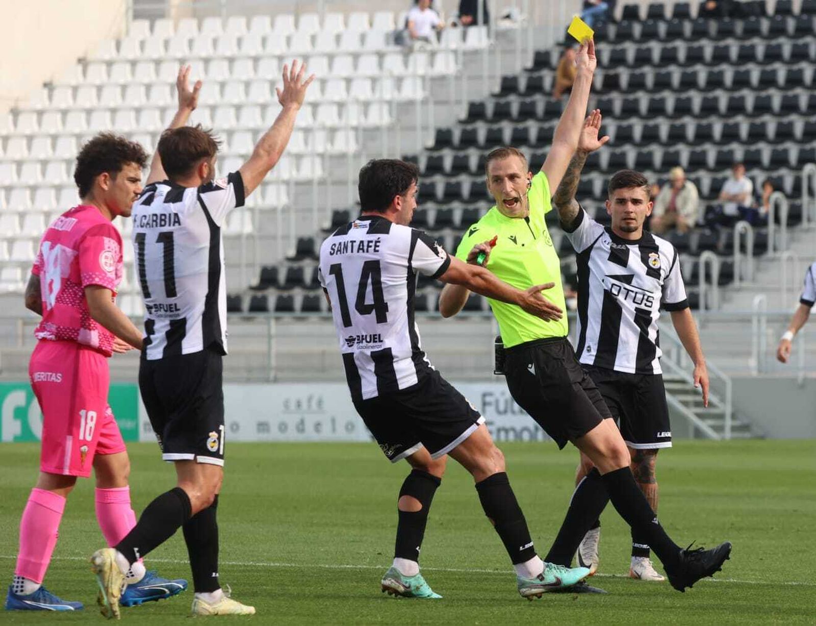 El Balompédica Linense-San Roque de Lepe, en imágenes