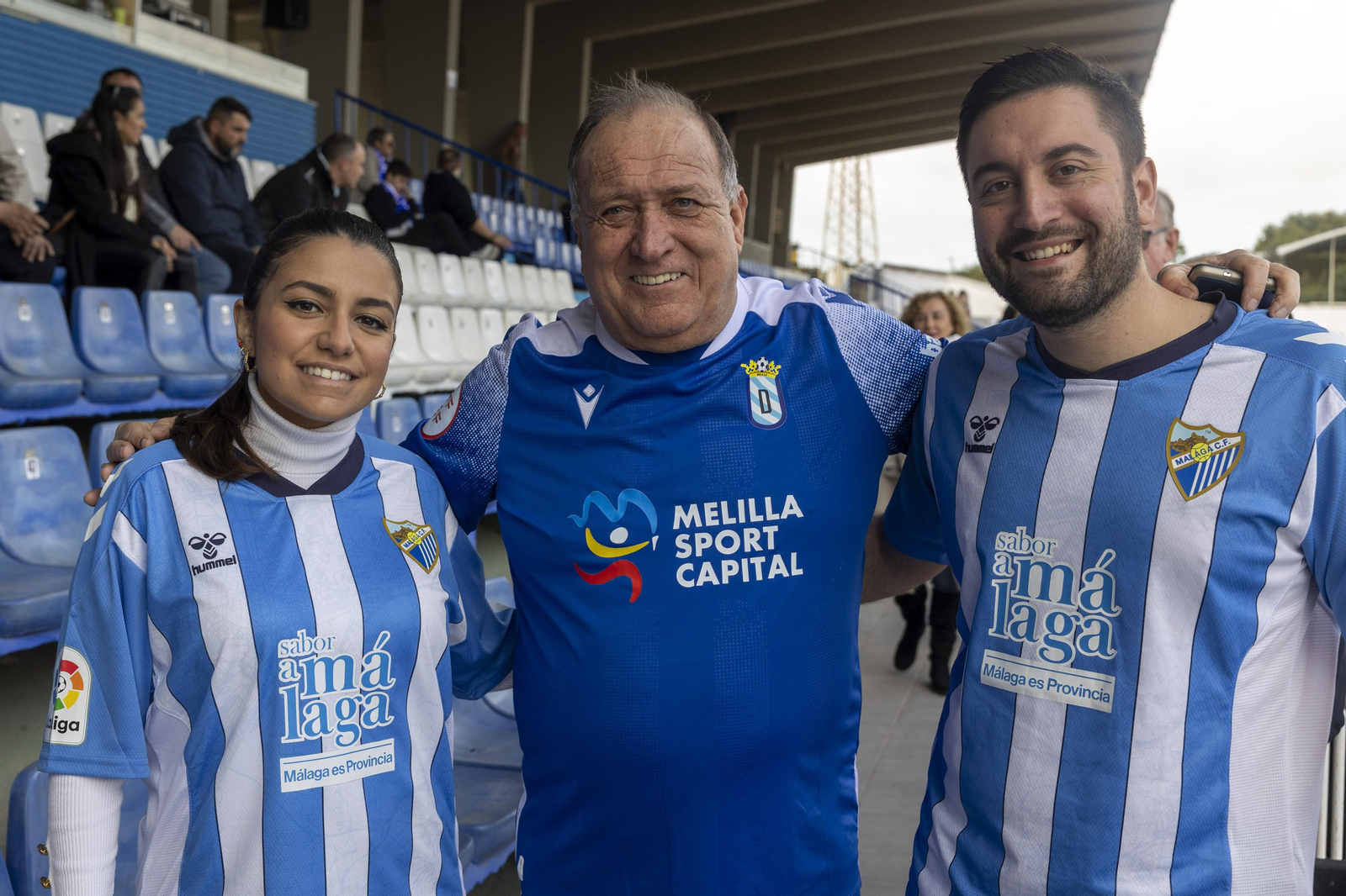 El malaguismo no falló: Búscate en las fotos del Melilla - Málaga CF