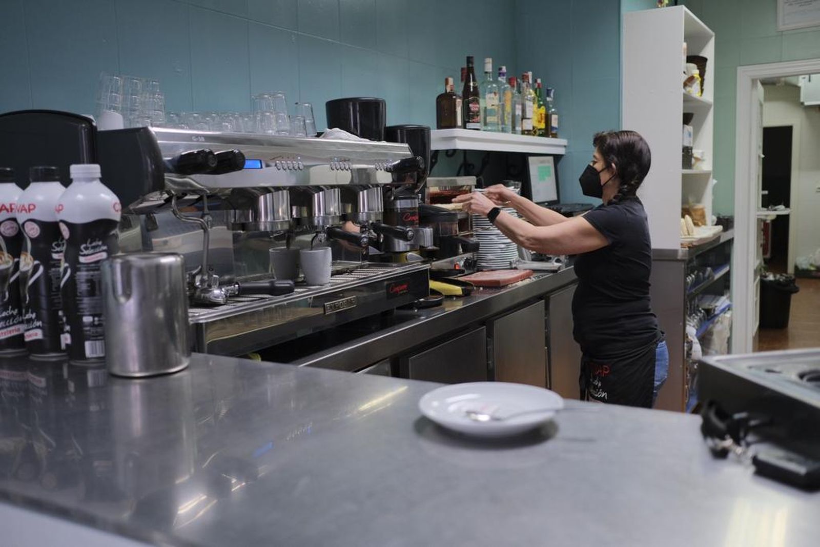 Las fotos de la tímida apertura de bares en Ronda